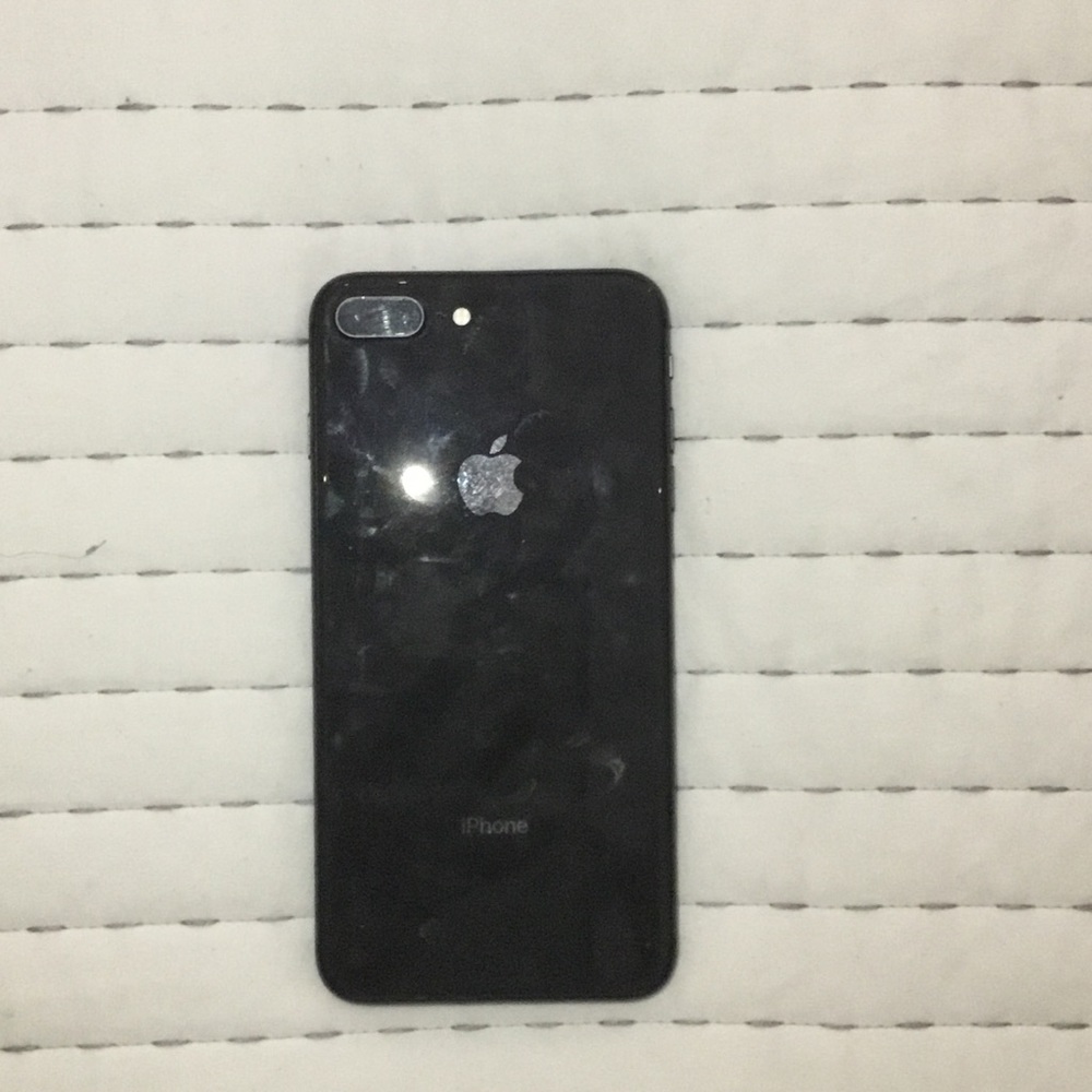 Apple iPhone 8 Plus 64GB Unlocked! (For parts)
